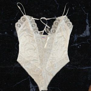 Vintage 90s Avon white onesie nighty